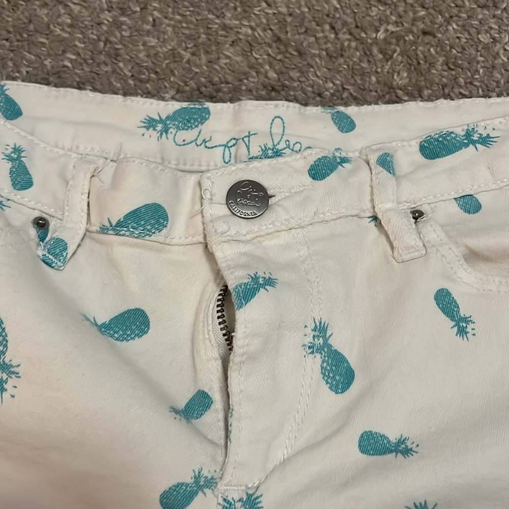 Chip and Pepper white denim cutoff shorts with teal pineapples size 31 - Picture 2 of 5